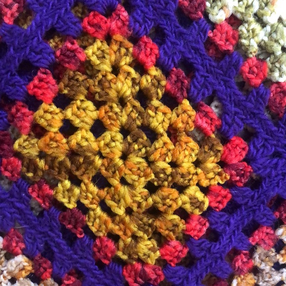 Handmade 1970/80s crochet throw blanket - Picture 4 of 6